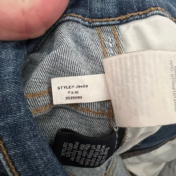 Madewell Distressed Curvy High Rise Skinny Jean 31 step hem - Picture 4 of 5